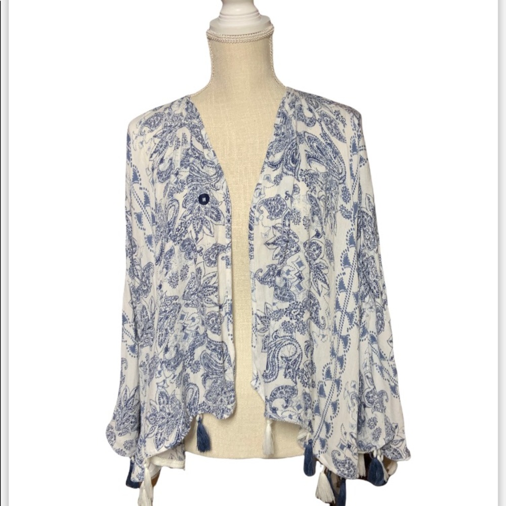 New! ‎ Hollister poncho